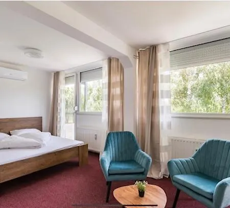 Sinusaparthotel *